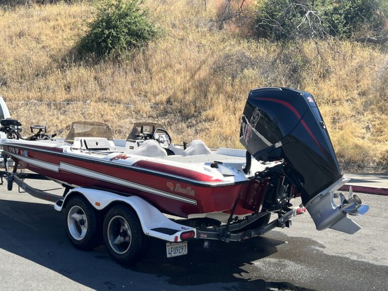 fishing boat with mercury pro SX engine mercury propeller